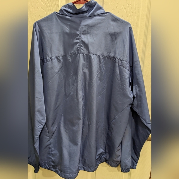 Patagonia Men's Lightweight Jacket - Picture 2 of 10